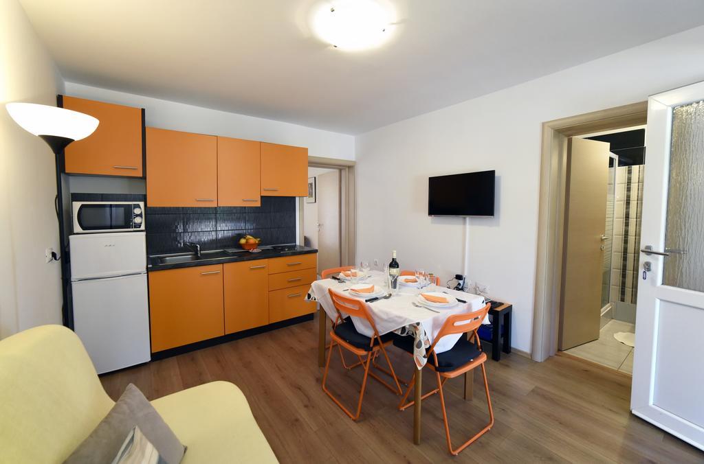 Apartments Rudy Jadranovo Bagian luar foto