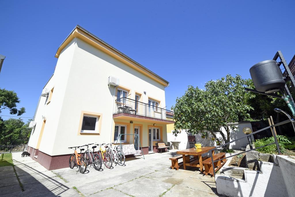 Apartments Rudy Jadranovo Bagian luar foto