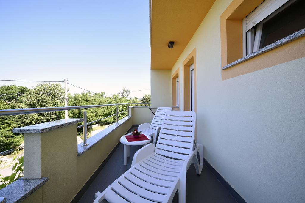 Apartments Rudy Jadranovo Bagian luar foto