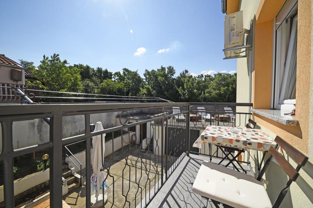 Apartments Rudy Jadranovo Bagian luar foto